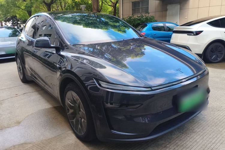 Tesla Model Y L 2025 — фото 3