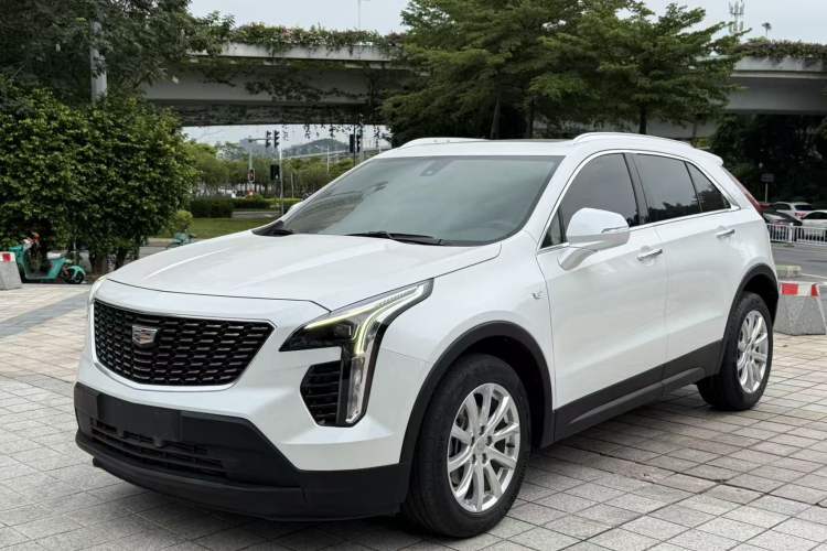 Cadillac XT4 2022 — фото 1