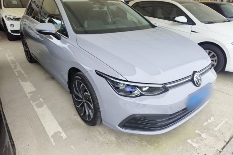 Volkswagen Golf 2023 — 3