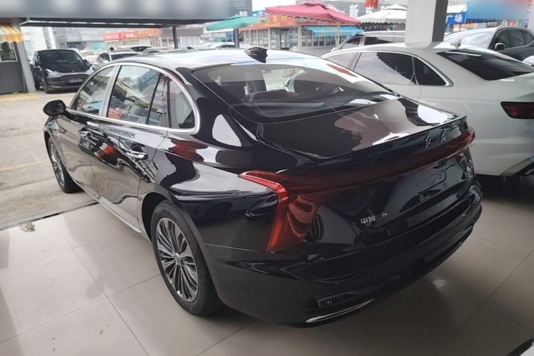 Hongqi H5 2026 — 4