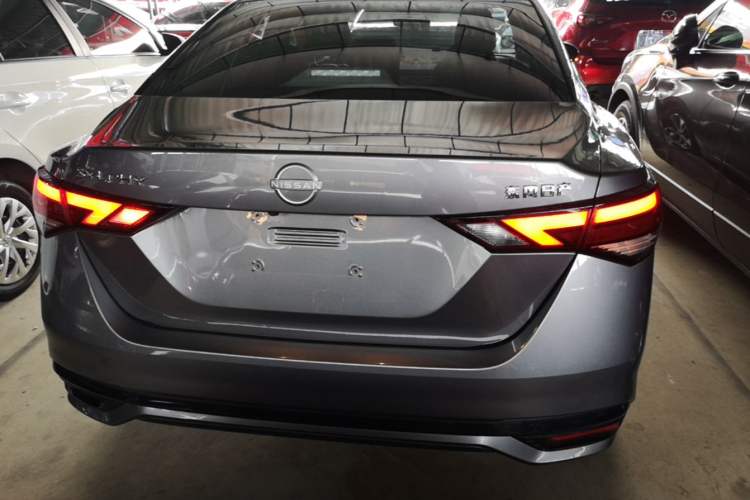 Nissan Sentra 2023 — 5