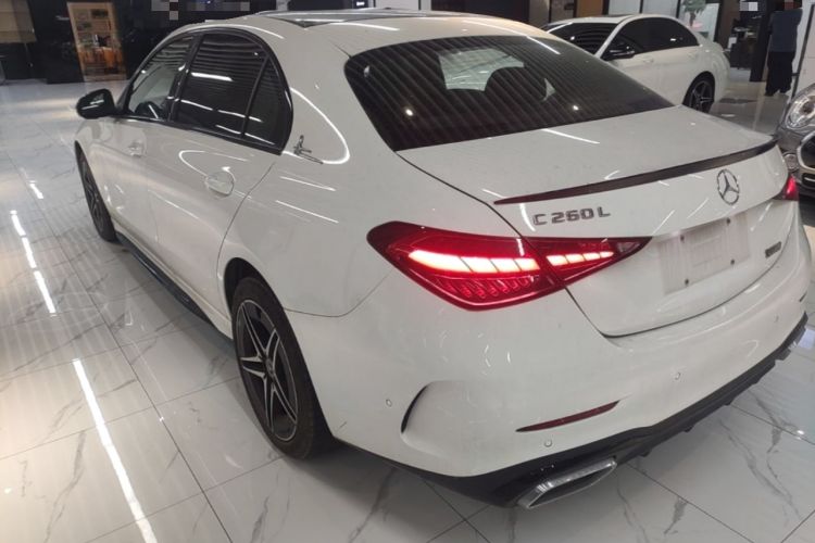 Mercedes-Benz C 260 L 2024 — 4