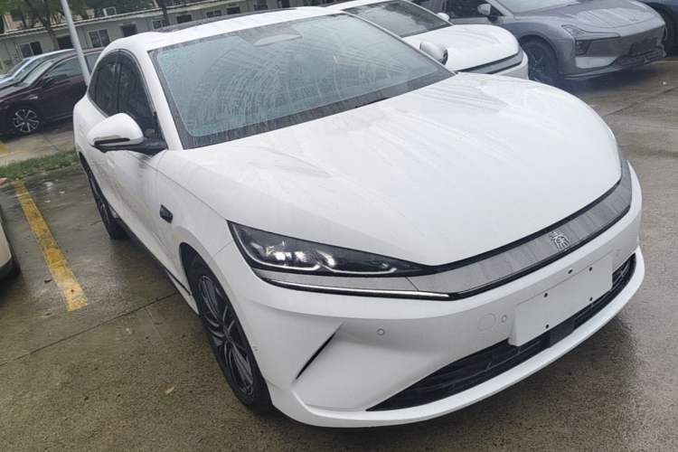 BYD Qin L 2025 — 3