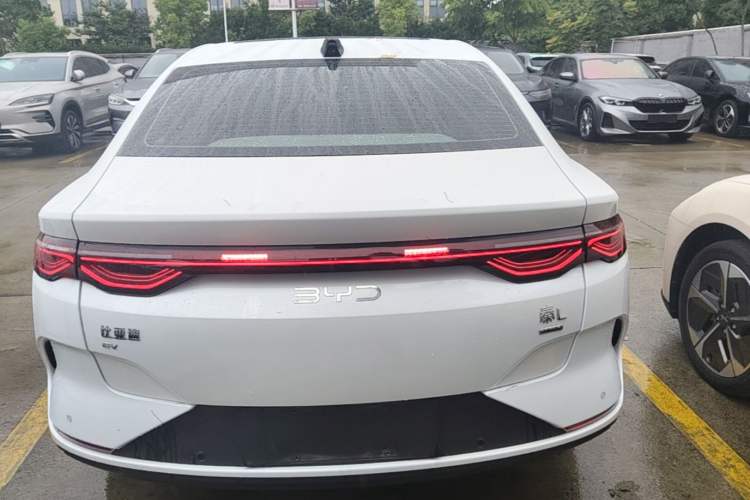 BYD Qin L 2025 — 5