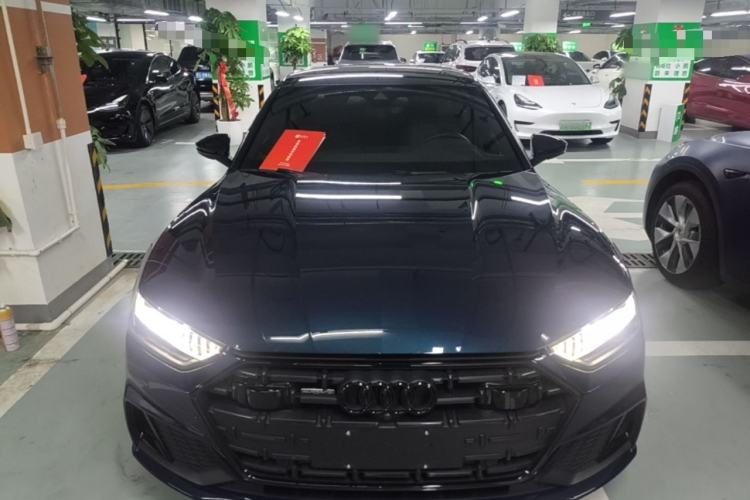 Audi A7L 2022 — 2