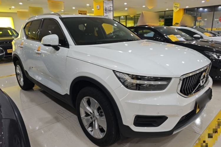 Volvo XC40 2021 — фото 3