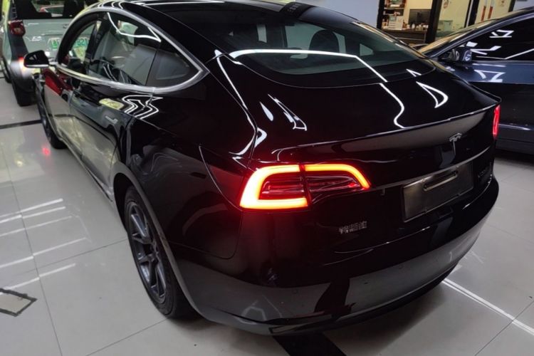 Tesla Model 3 2020 — 4