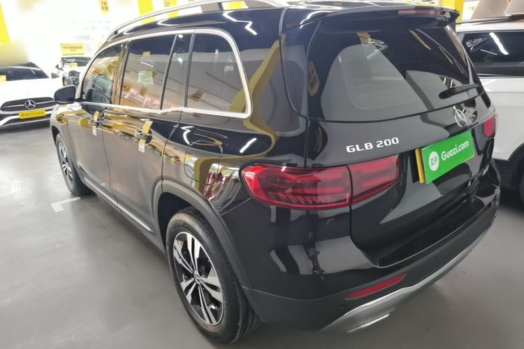 Mercedes-Benz GLB 200 2024 — 4