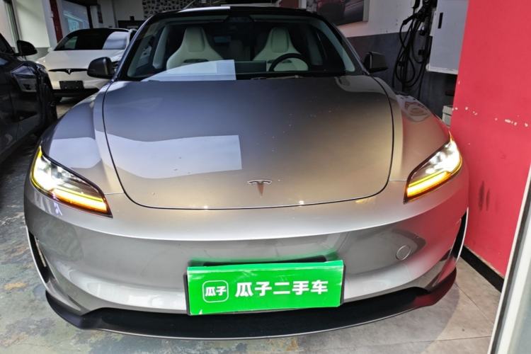 Tesla Model 3 2024 — 2