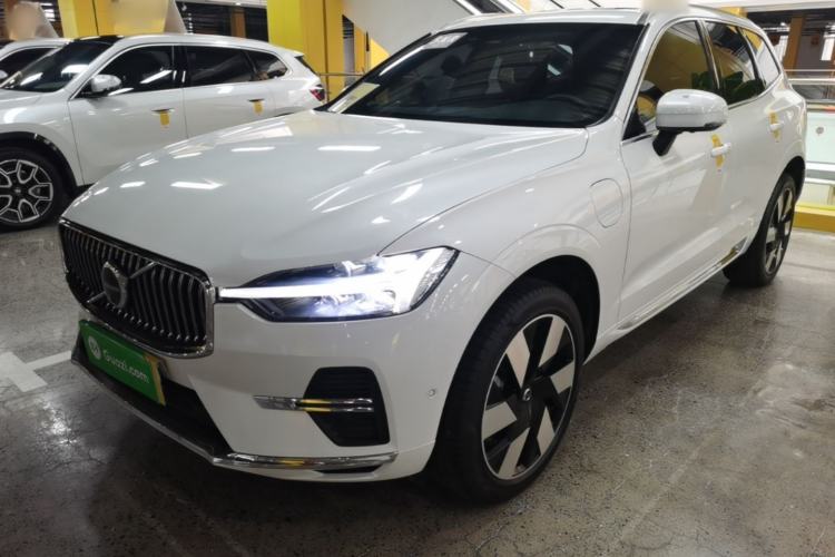 Volvo xc60 new energy 2025 — фото 1