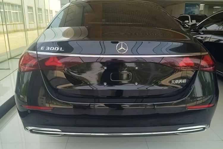 Mercedes-Benz E 300 L 2024 — 5