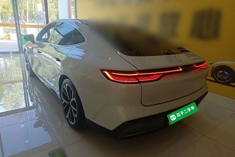 Geely Galaxy E8 2025 — 4
