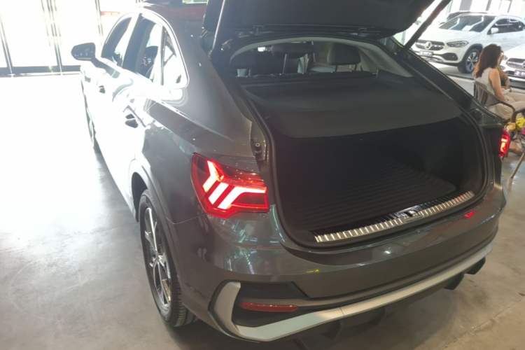 Audi Q3 2020 — 4