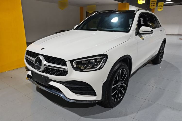 Mercedes-Benz GLC 260 L 2022 — фото 1