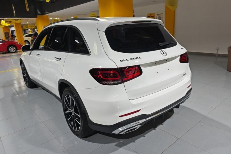 Mercedes-Benz GLC 260 L 2022 — фото 4