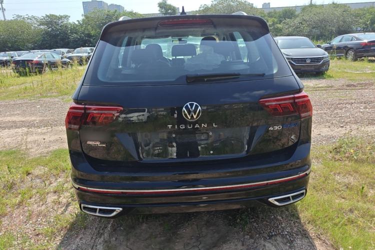 Volkswagen Tiguan L 2023 — фото 5
