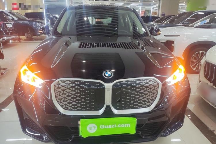 BMW iX1 2023 — 2