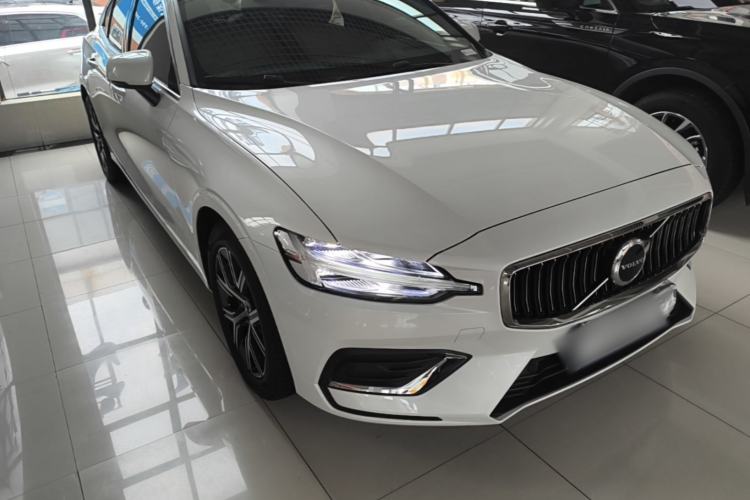 Volvo S60 2024 — 3