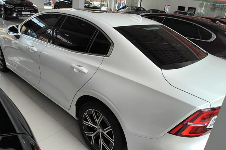 Volvo S60 2024 — 4