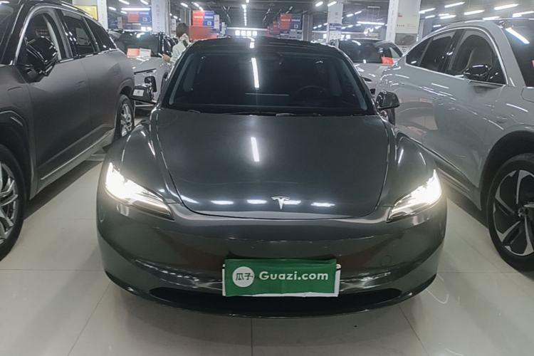 Tesla Model 3 2023 — 2