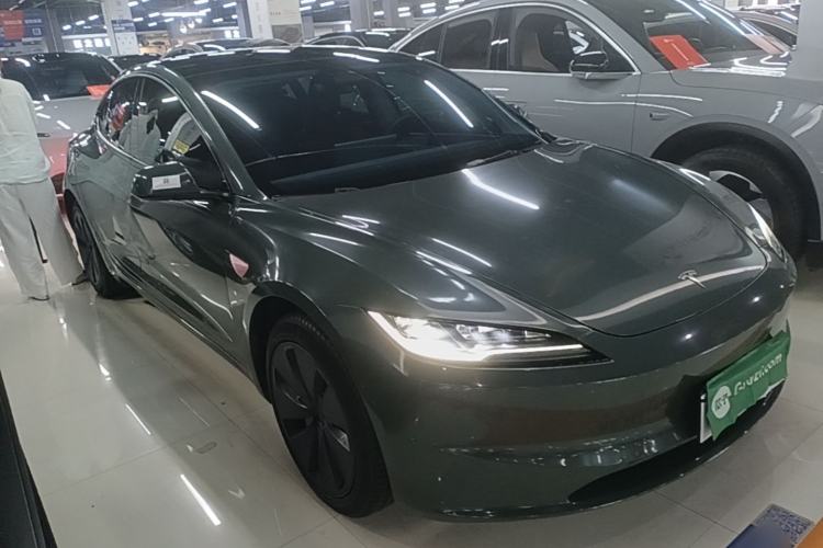 Tesla Model 3 2023 — 3