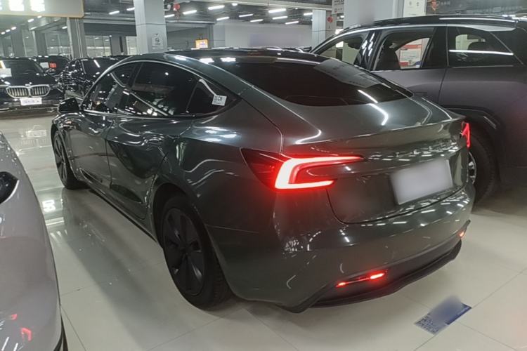 Tesla Model 3 2023 — 4