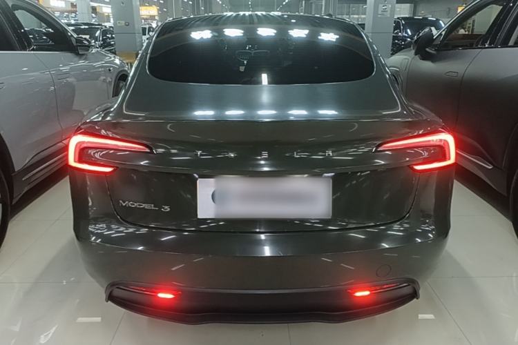 Tesla Model 3 2023 — 5