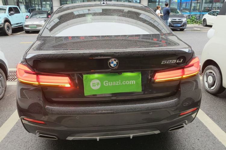 BMW 525Li 2022 — 5
