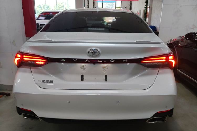 Toyota Avalon 2022 — 5