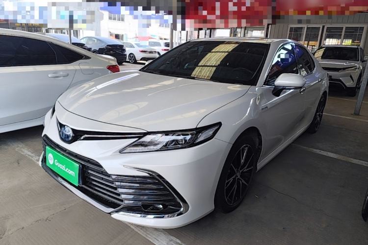 Toyota Camry 2021 — фото 1