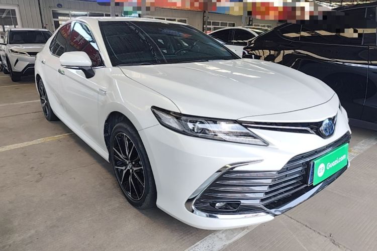 Toyota Camry 2021 — фото 3