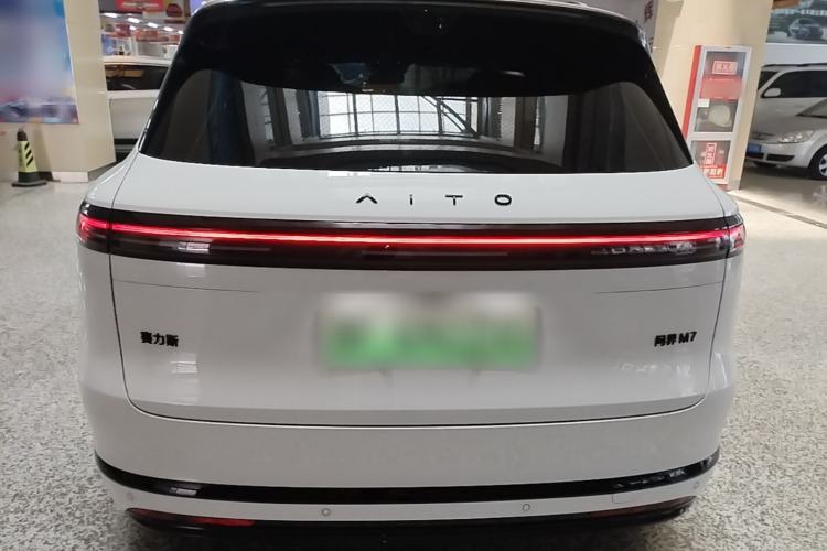 AITO M7 2026 — 5