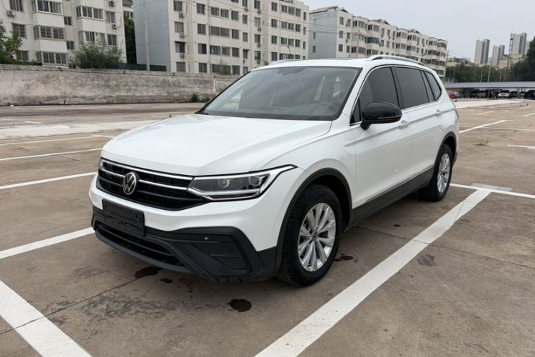 Volkswagen Tiguan L 2024 — фото 1
