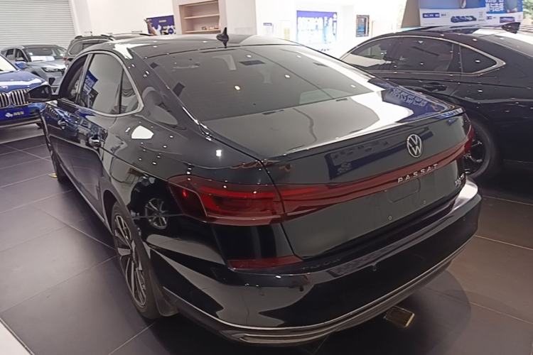 Volkswagen Passat 2022 — 4