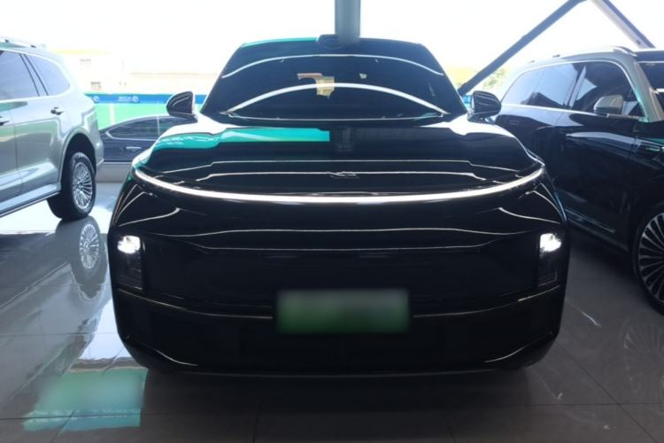 Li Auto L8 2024 — 2