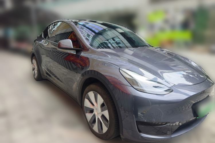 Tesla Model Y 2022 — 3