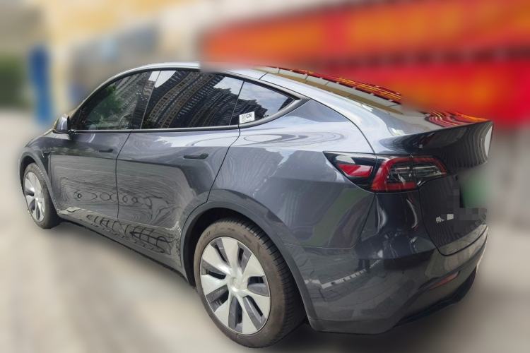 Tesla Model Y 2022 — 4