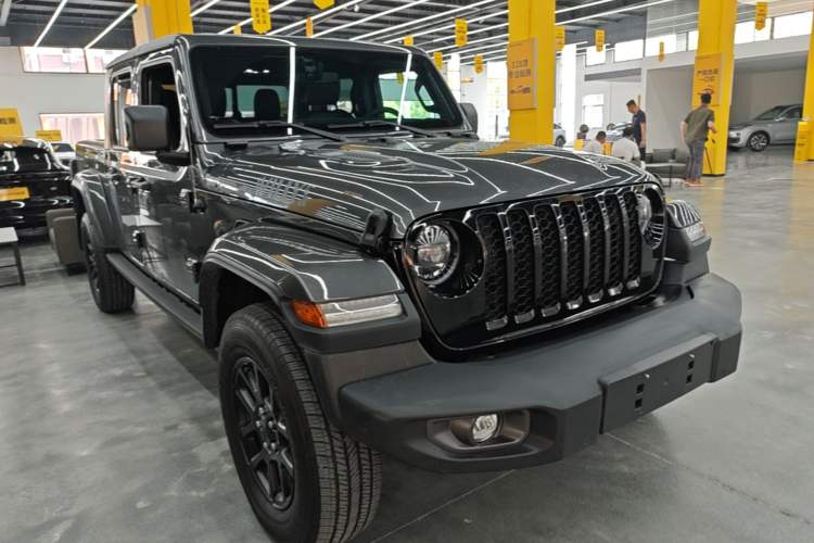 Jeep Gladiator 2023 — фото 3