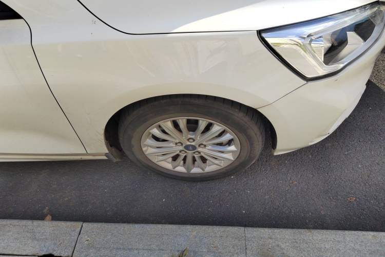 Ford Focus 2020 — 5