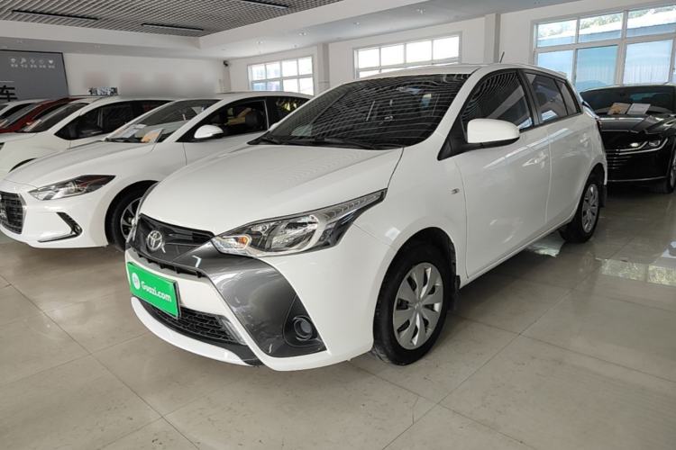 Toyota Yaris 2020 — фото 1