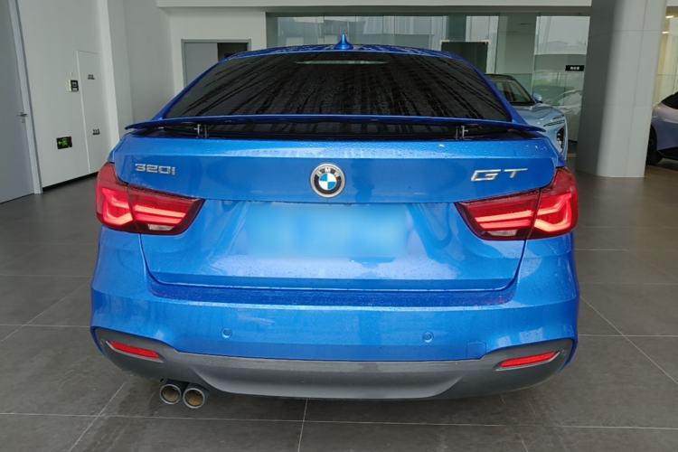 BMW 320i 2020 — 5