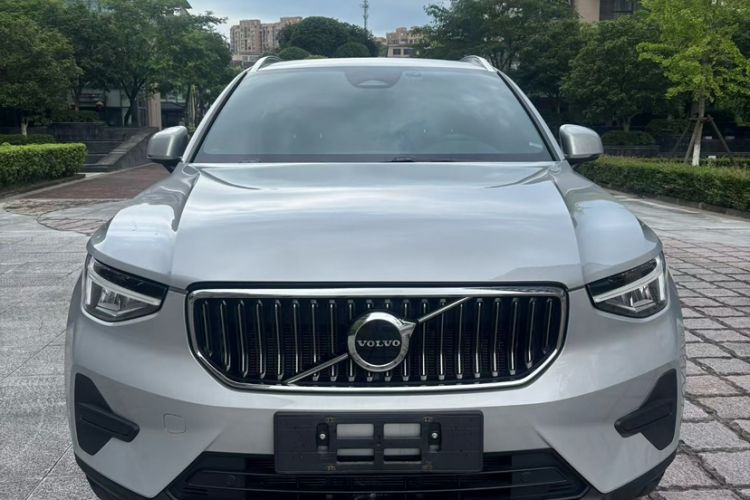 Volvo XC40 2024 — фото 3