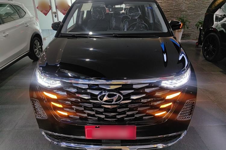 Hyundai Custo 2024 — 2