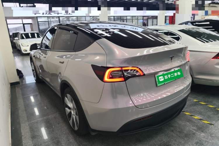Tesla Model Y 2022 — 4