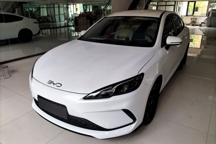 BYD Seal 05 DM-i 2025 — фото 1