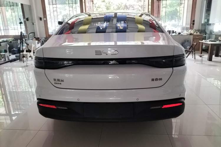 BYD Seal 05 DM-i 2025 — фото 5