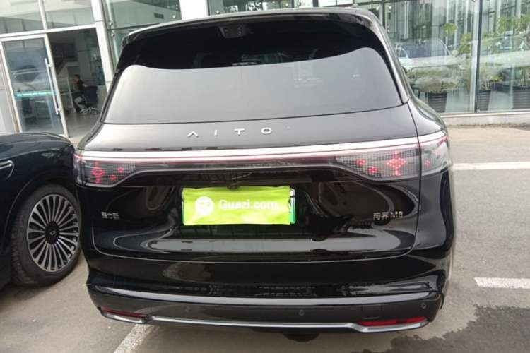 AITO M8 2025 — 5