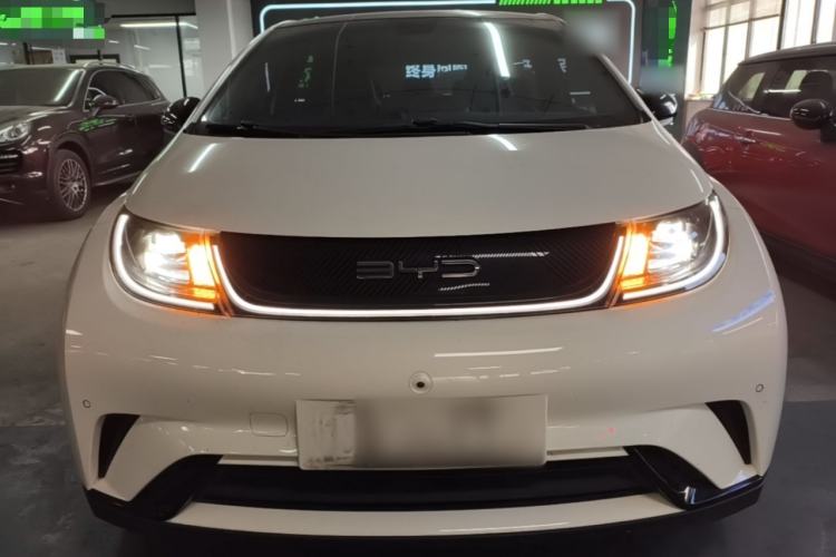 BYD Dolphin 2023 — 2