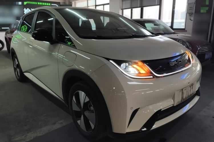 BYD Dolphin 2023 — 3