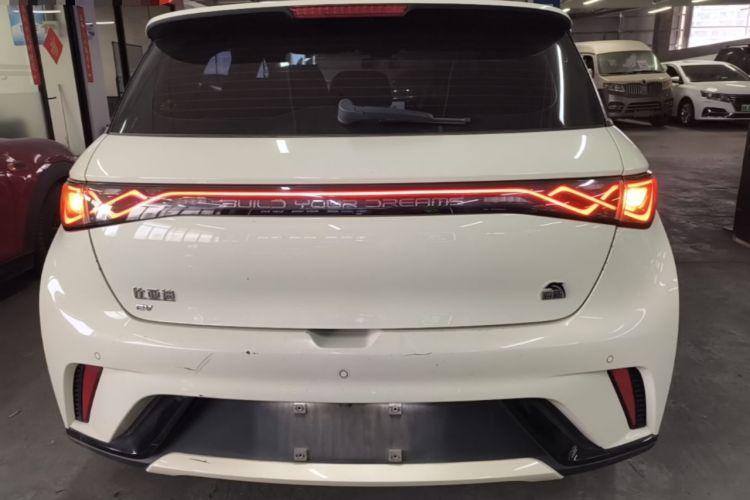BYD Dolphin 2023 — 5